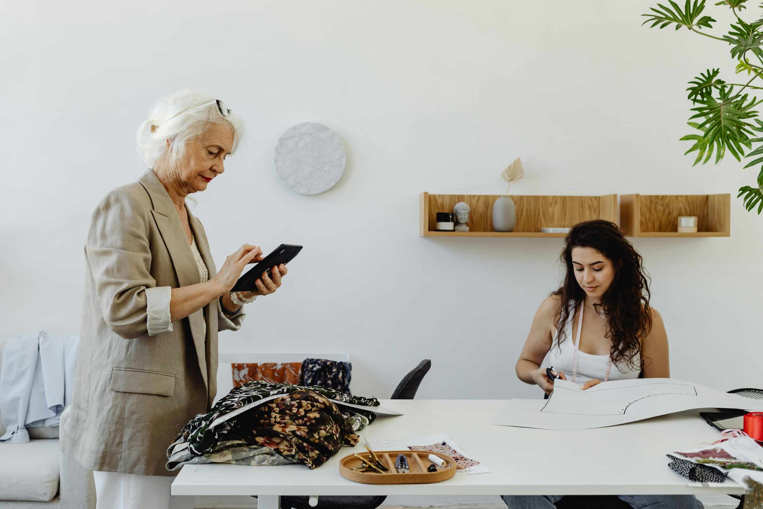 Emprendimiento entre generaciones: cómo los hijos de emprendedores crean sus propios negocios